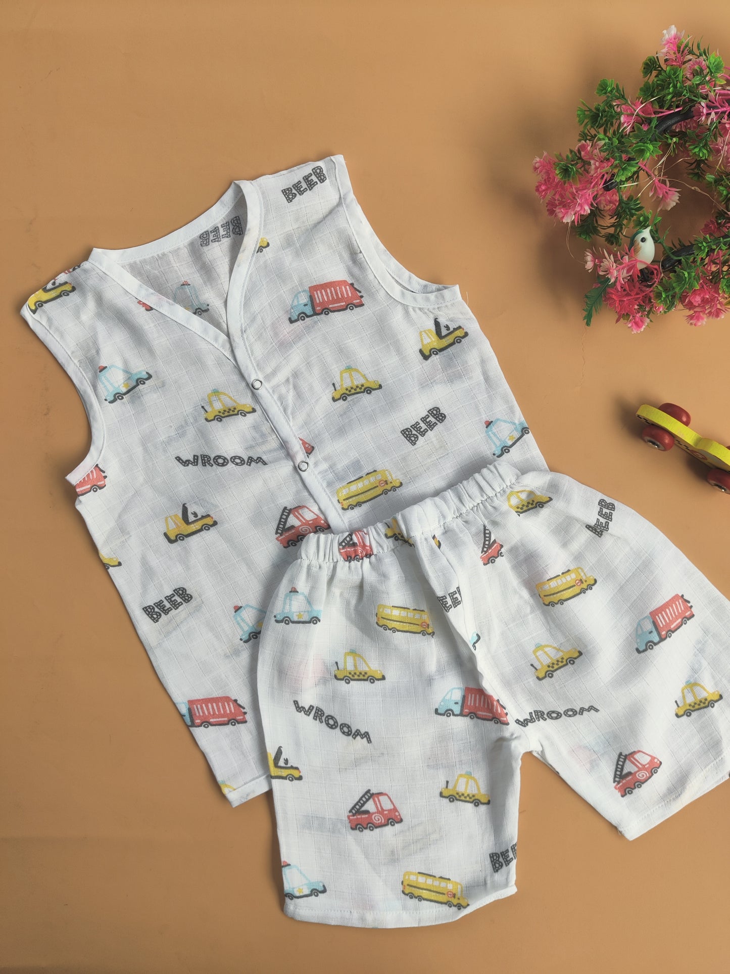 Muslin Sleeveless Jabla + Shorts ( 2-3 yrs)